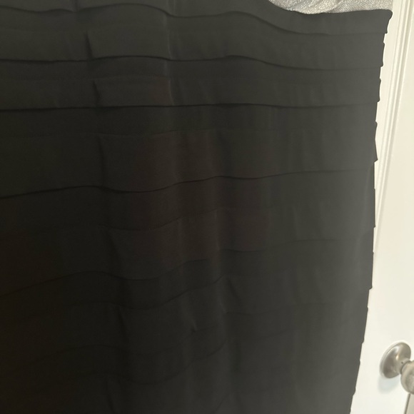 DRESS BARN plus size 20 holiday/wedding.Silver threaded top/black pleated bottom - Picture 3 of 6